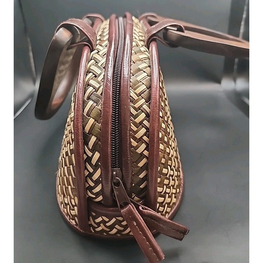 Vintage Rattan Purse With Wooden Handles 7" Tall X 11.5" Across - Picture 4 of 12